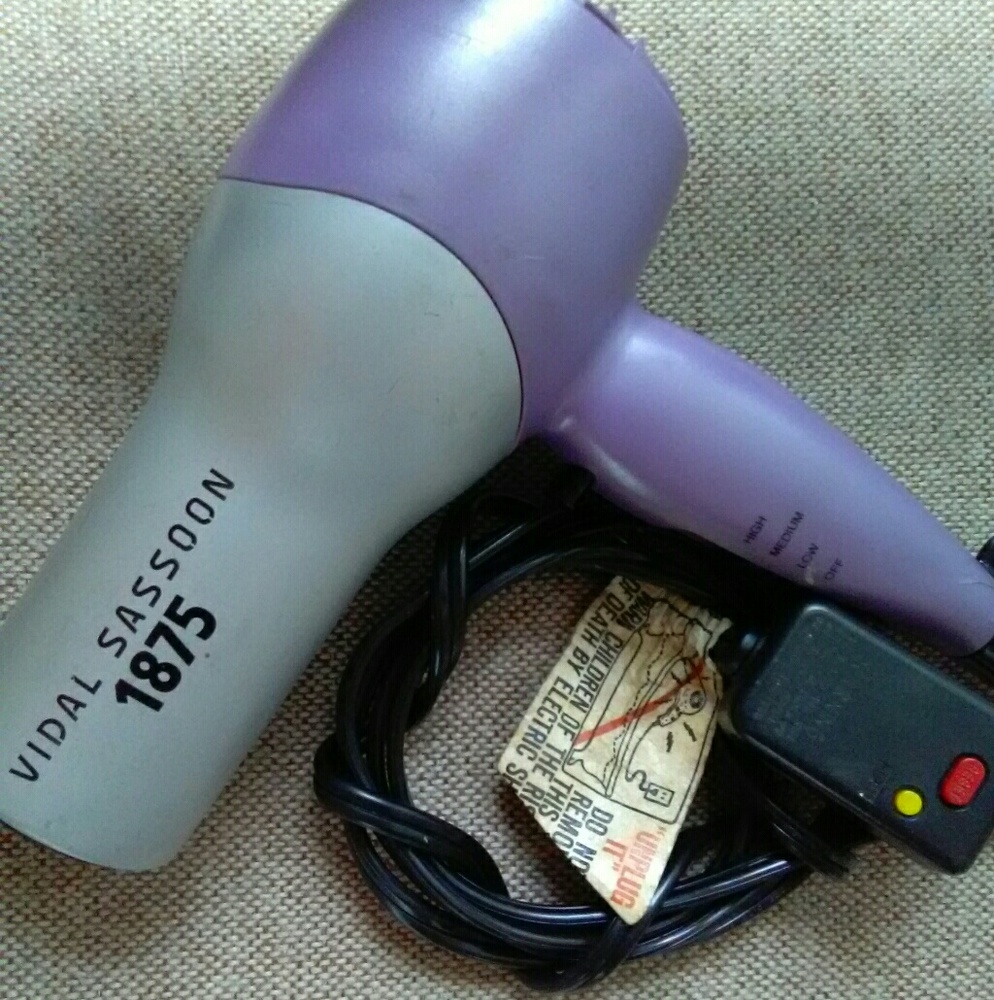 Hair dryer
